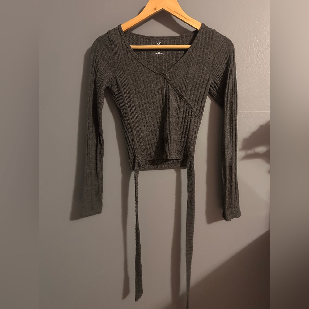 Hollister Gray Ribbed Wrap Long Sleeve Crop Top